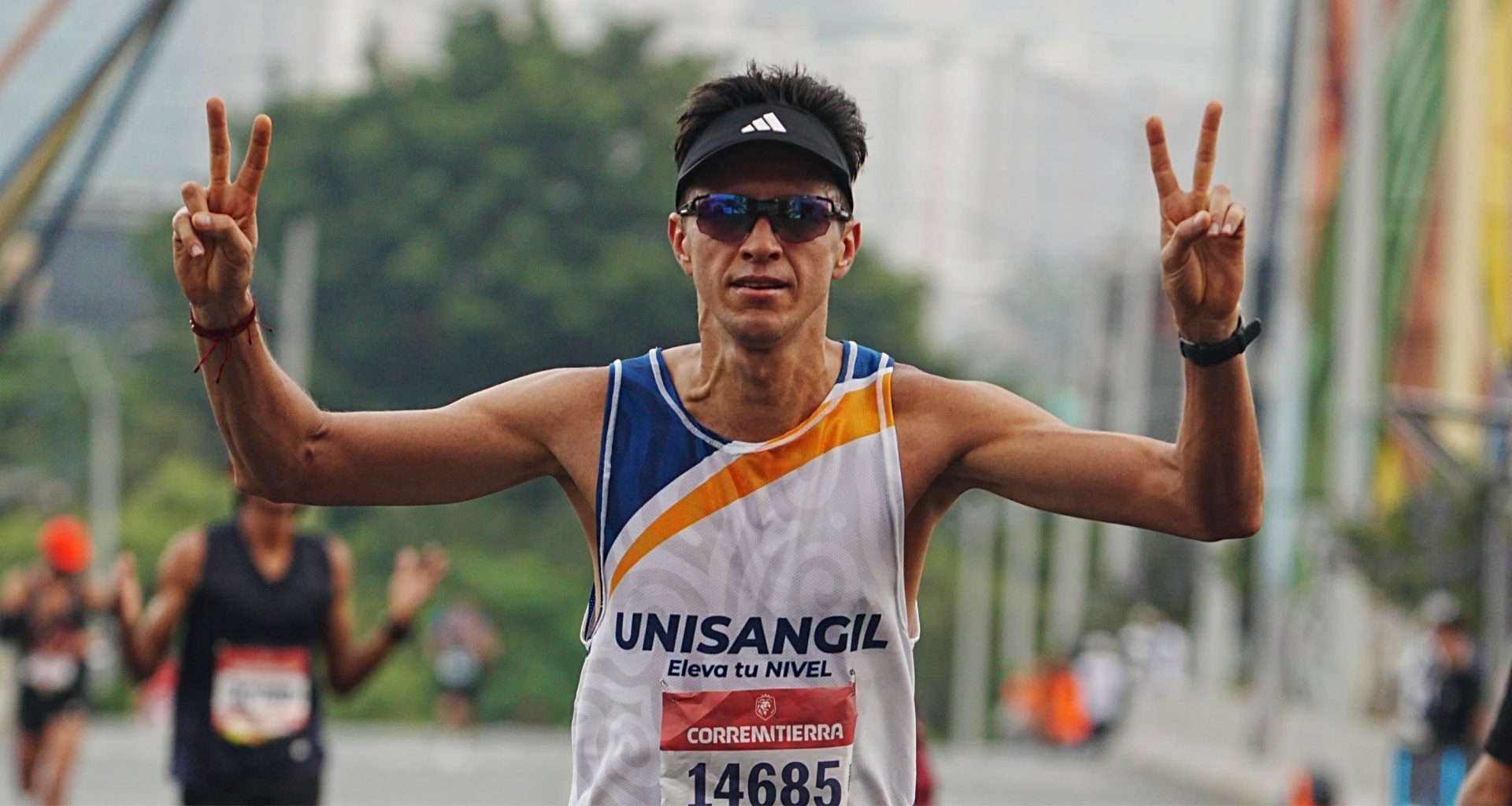 Norberto Villar, colaborador administrativo, logró el 3.º lugar en la categoría 21K con un tiempo de 01:24:34. ¡Un orgullo para nuestra institución!