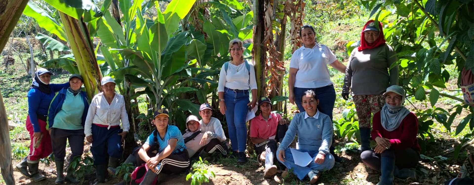 Alianza Glocal avanza en investigación con mujeres rurales cafeteras de Aratoca