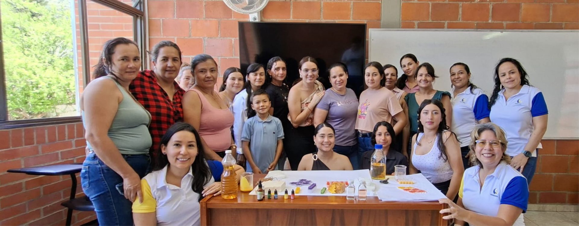 UNISANGIL fortalece la formación en turismo solidario y sostenible con mujeres rurales de Santander